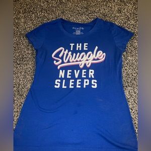 Blue tshirt “the struggle never sleep” size L (juniors)